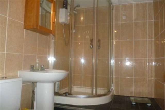  Image of 1 bedroom Flat to rent in Oak Road Withington Manchester M20 at Manchester, M20 3DA