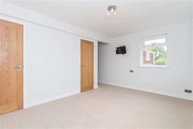 Image of 5 bedroom Detached house for sale in Oak Tree Lane Cookhill Alcester B49 at Oak Tree Lane  Alcester, B49 5LH