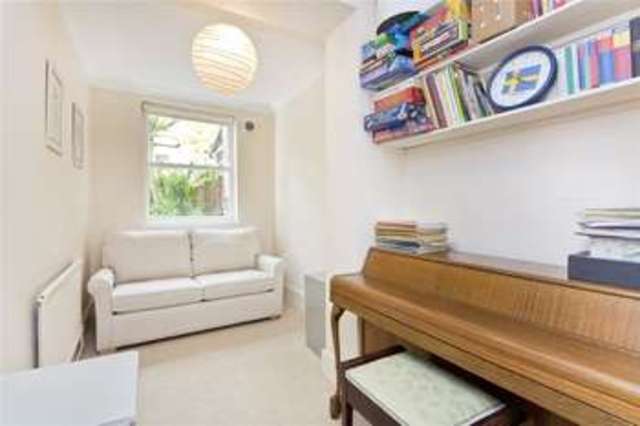  Image of 2 bedroom Flat for sale in Oakley Road London N1 at Canonbury London Essex Road, N1 3LR