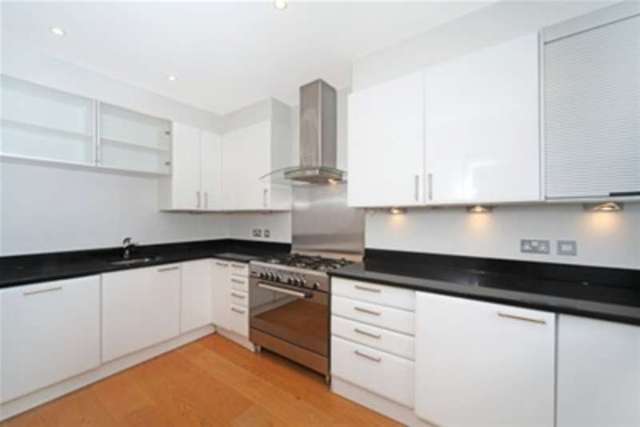 Image of 2 bedroom Penthouse to rent in Oakley Street London SW3 at London, SW3 5HB