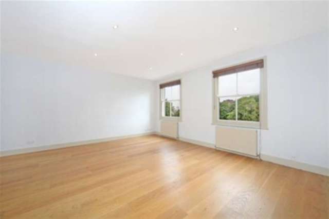  Image of 2 bedroom Penthouse to rent in Oakley Street London SW3 at London, SW3 5HB