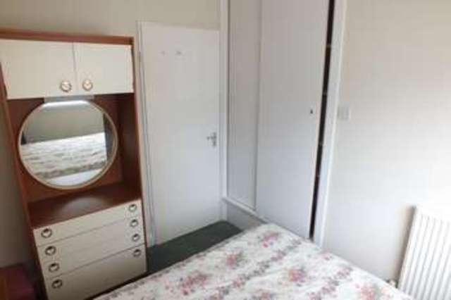  Image of 2 bedroom Bungalow for sale in Oakridge Acres Tenby SA70 at Tenby Pembrokeshire Penally, SA70 8DB