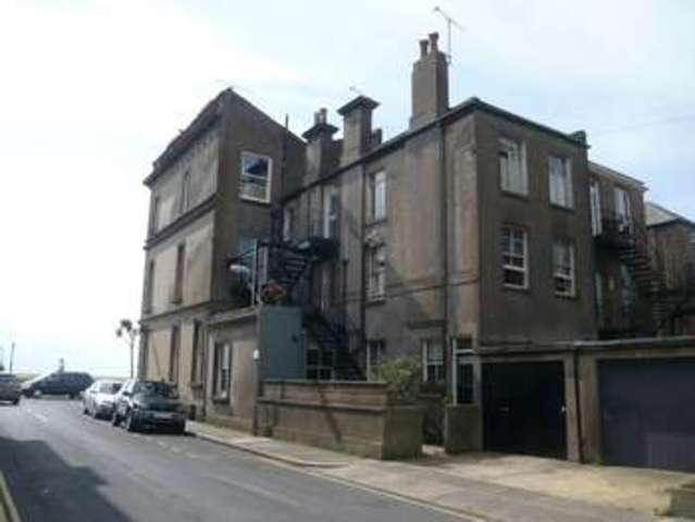  Image of 1 bedroom Flat to rent in Marine Parade Worthing BN11 at 104 Marine Parade  Worthing, BN11 3QG