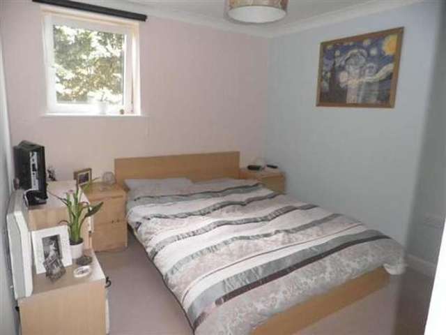  Image of 2 bedroom Apartment to rent in Orchard Place Southampton SO14 at Central  Southampton, SO14 3BW