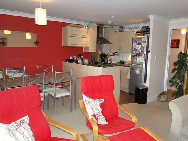  Image of 2 bedroom Apartment to rent in Orchard Place Southampton SO14 at Central  Southampton, SO14 3BW