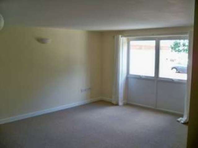  Image of 2 bedroom Flat to rent in Orchard Road Kingswood Bristol BS15 at Orchard Road Kingswood Bristol, BS15 9QU