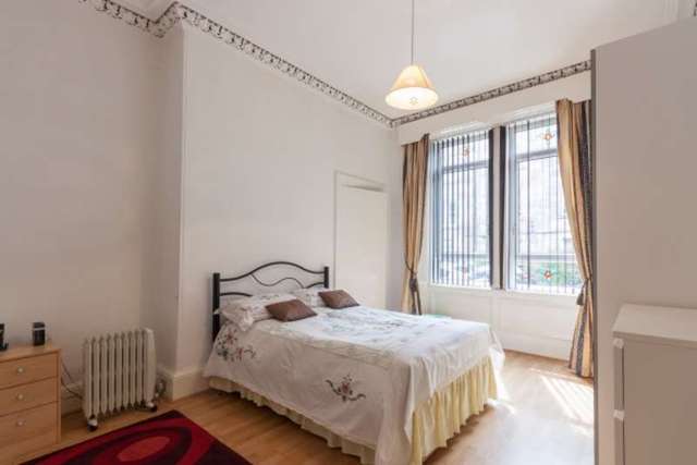  Image of 3 bedroom Flat for sale in Orwell Place Edinburgh EH11 at Edinburgh, EH11 2AD