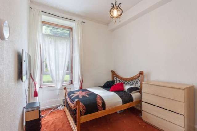  Image of 3 bedroom Flat for sale in Orwell Place Edinburgh EH11 at Edinburgh, EH11 2AD