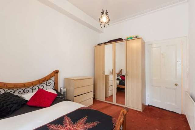  Image of 3 bedroom Flat for sale in Orwell Place Edinburgh EH11 at Edinburgh, EH11 2AD