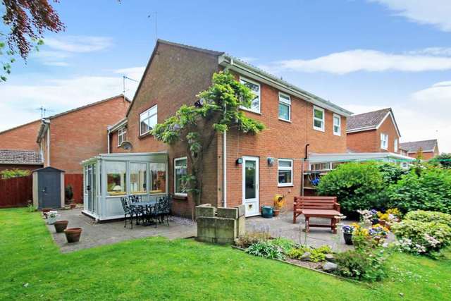  Image of 3 bedroom Semi-Detached house for sale in Osmington Place Tring HP23 at Osmington Place  Tring, HP23 4EG