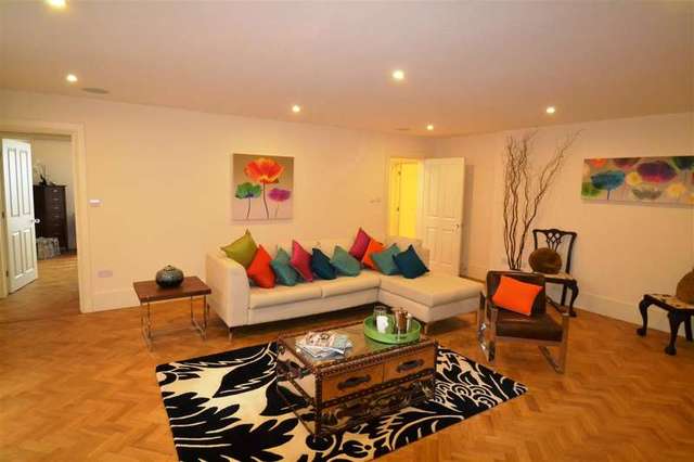  Image of 4 bedroom Detached house to rent in Clifton Road London SW19 at Wimbledon, SW19 4QX