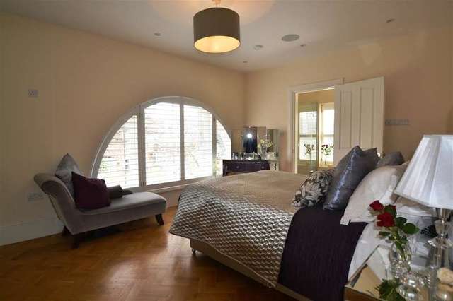  Image of 4 bedroom Detached house to rent in Clifton Road London SW19 at Wimbledon, SW19 4QX