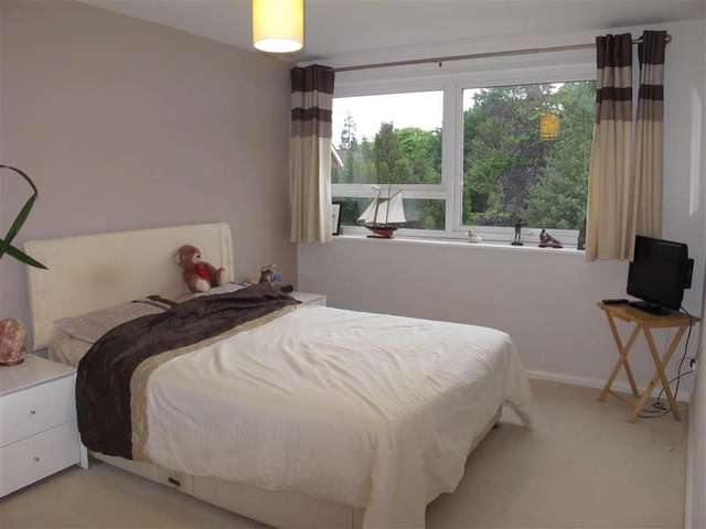  Image of 2 bedroom Flat for sale in The Green Palmerston Road Buckhurst Hill IG9 at Buckhurst Hill Essex Buckhurst Hill, IG9 5NQ
