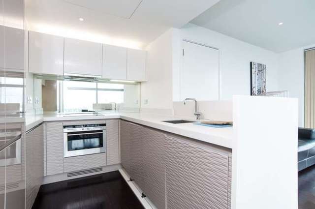  Image of 2 bedroom Flat for sale in Pan Peninsula Square London E14 at London, E14 9HG