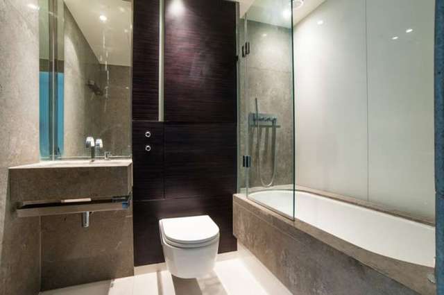  Image of 2 bedroom Flat for sale in Pan Peninsula Square London E14 at London, E14 9HG