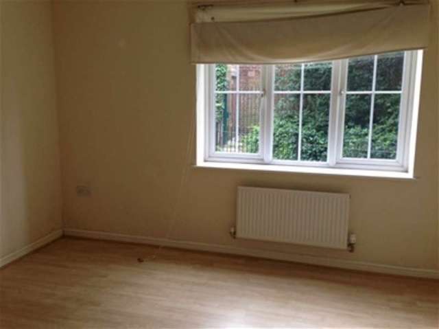  Image of 2 bedroom Flat to rent in Church Place Bloxwich Walsall WS3 at Walsall, WS3 3HQ
