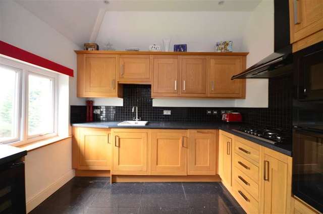  Image of 4 bedroom Semi-Detached house for sale in Park Avenue Dover CT16 at Dover Kent Dover, CT16 1ER