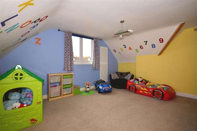 Image of 4 bedroom Semi-Detached house for sale in Park Avenue Dover CT16 at Dover Kent Dover, CT16 1ER