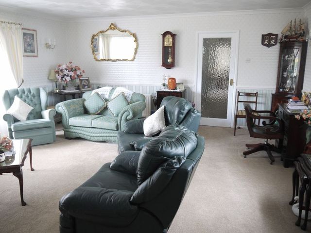  Image of 3 bedroom Detached house for sale in Hunts Pond Road Park Gate Southampton SO31 at Hunts Pond Road Park Gate Southampton, SO31 6QQ