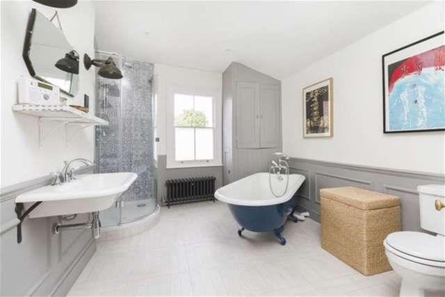  Image of 5 bedroom Terraced house for sale in Park Hall Road London SE21 at Dulwich, SE21 8EH