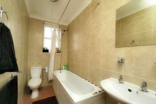  Image of 2 bedroom Flat for sale in Park Road Bognor Regis PO21 at Park Road  Bognor Regis, PO21 2PX