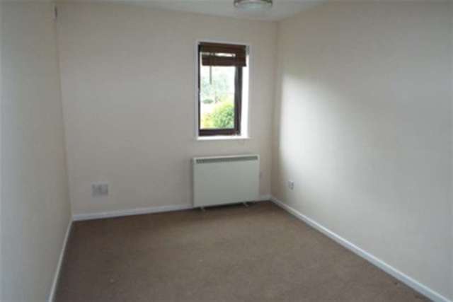  Image of 1 bedroom Flat to rent in Park Road Banbury OX16 at Banbury, OX16 0DH