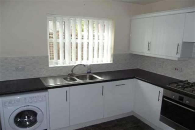  Image of 3 bedroom Semi-Detached house to rent in Parklands Drive Weston Crewe CW2 at Crewe, CW2 5FH