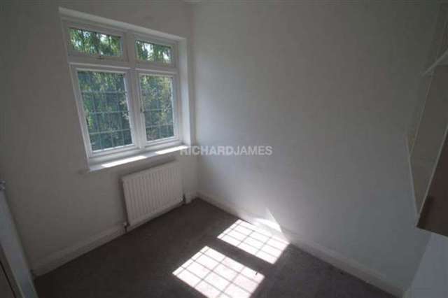  Image of 6 bedroom Semi-Detached house to rent in Parkside London NW7 at Mill Hill, NW7 2LJ