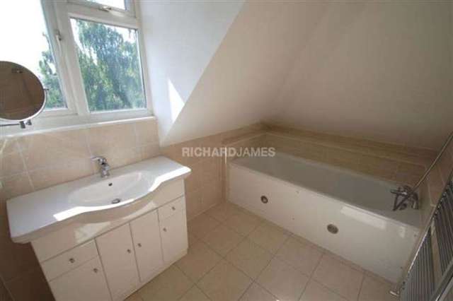  Image of 6 bedroom Semi-Detached house to rent in Parkside London NW7 at Mill Hill, NW7 2LJ