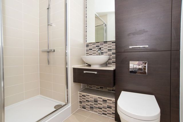  Image of 1 bedroom Flat to rent in Glengarnock Avenue London E14 at 3 Glengarnock Avenue  London, E14 3ER
