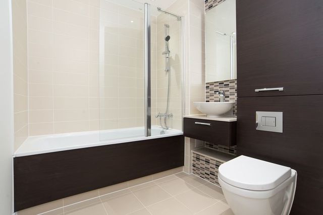  Image of 1 bedroom Flat to rent in Glengarnock Avenue London E14 at 3 Glengarnock Avenue  London, E14 3ER