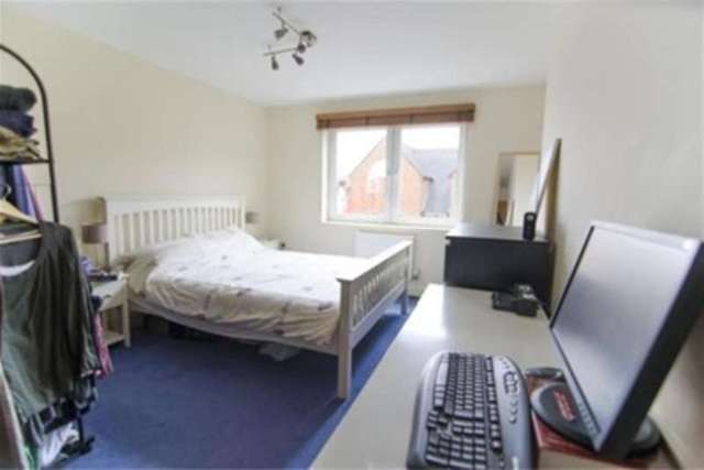  Image of 2 bedroom Property to rent in Penn Place Northway Rickmansworth WD3 at Rickmansworth, WD3 1QF