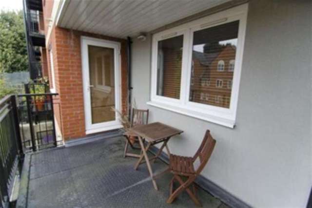  Image of 2 bedroom Property to rent in Penn Place Northway Rickmansworth WD3 at Rickmansworth, WD3 1QF