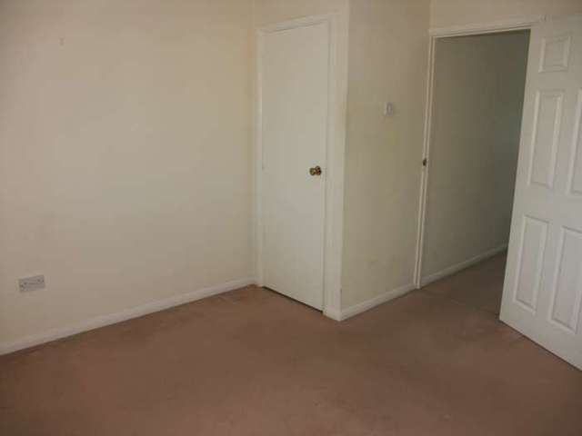  Image of 1 bedroom Terraced house to rent in Pheasant Close Tring HP23 at Pheasant Close  Tring, HP23 5EQ