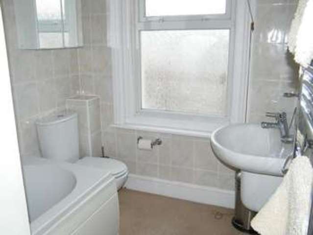  Image of 4 bedroom Detached house to rent in Leaphill Road Boscombe Bournemouth BH7 at Bournemouth, BH7 6LU