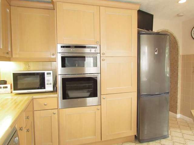  Image of 4 bedroom Detached house for sale in Pond End Road Sonning Common Reading RG4 at Sonning Common  Reading, RG4 9SA