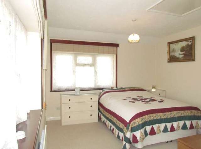  Image of 4 bedroom Detached house for sale in Pond End Road Sonning Common Reading RG4 at Sonning Common  Reading, RG4 9SA