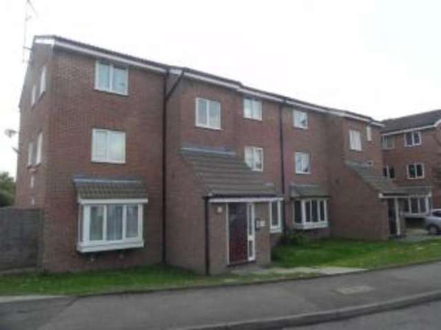  Image of 1 bedroom Flat for sale in Poplar Grove London N11 at London  New Southgate, N11 3NX