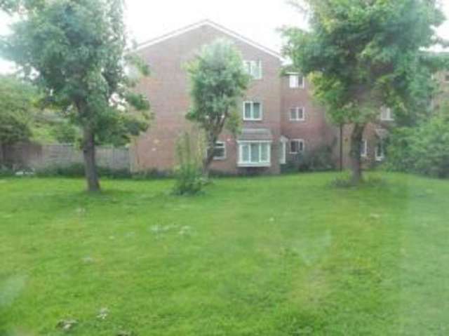  Image of 1 bedroom Flat for sale in Poplar Grove London N11 at London  New Southgate, N11 3NX