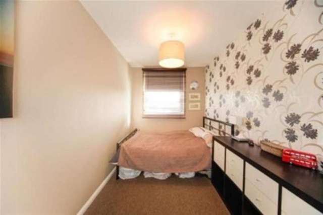  Image of 2 bedroom Flat to rent in Porchester Mead Beckenham BR3 at Beckenham, BR3 1TW