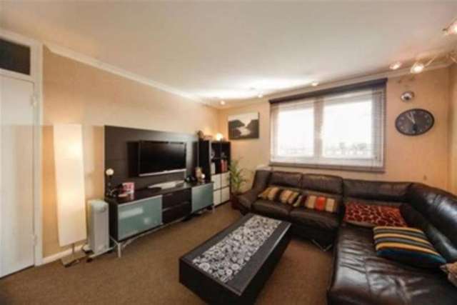  Image of 2 bedroom Flat to rent in Porchester Mead Beckenham BR3 at Beckenham, BR3 1TW