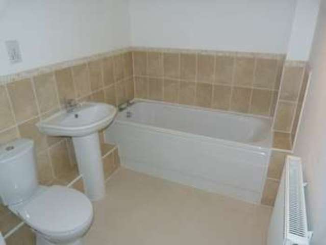  Image of 2 bedroom Flat to rent in Prenton Lane Birkenhead CH42 at Prenton Lane  Birkenhead, CH42 8LB