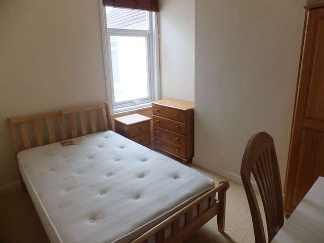  Image of 5 bedroom Terraced house to rent in Prince Albert Road Southsea PO4 at Southsea Hampshire, PO4 9HT