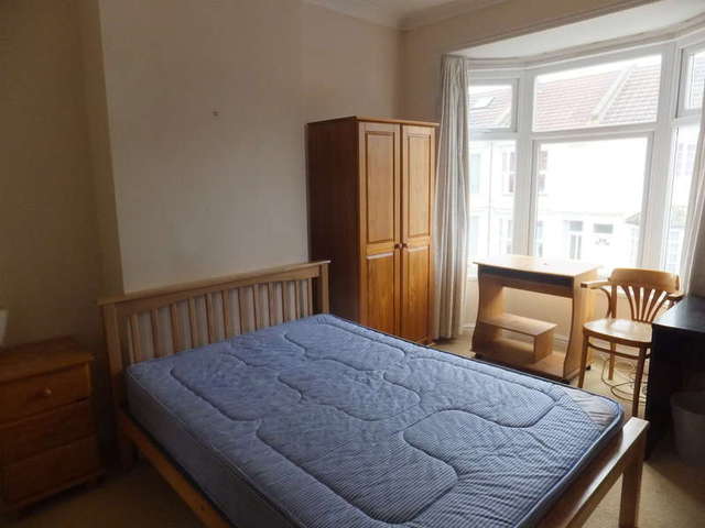  Image of 5 bedroom Terraced house to rent in Prince Albert Road Southsea PO4 at Southsea Hampshire, PO4 9HT