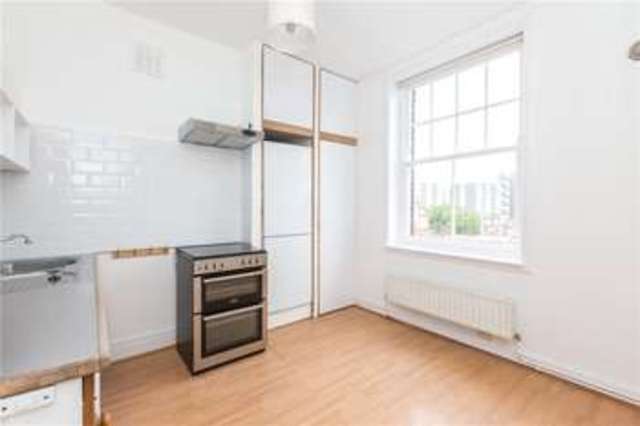  Image of 1 bedroom Flat to rent in Prince of Wales Drive London SW11 at Battersea London Battersea, SW11 4EG