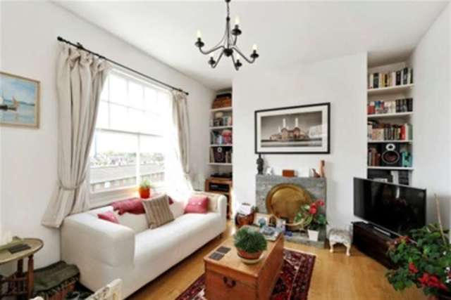  Image of 2 bedroom Property to rent in Prince of Wales Drive London SW11 at London, SW11 4HR