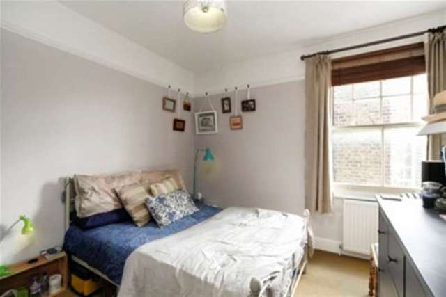  Image of 2 bedroom Property to rent in Prince of Wales Drive London SW11 at London, SW11 4HR