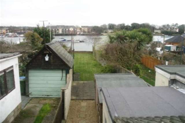  Image of 2 bedroom Semi-Detached house to rent in Priory Road Southampton SO17 at Southampton, SO17 2HS