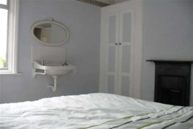  Image of 2 bedroom Semi-Detached house to rent in Priory Road Southampton SO17 at Southampton, SO17 2HS