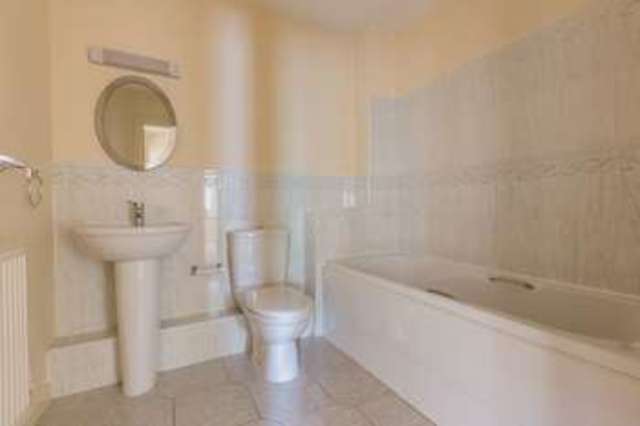  Image of 3 bedroom Flat to rent in Green Lane Standish Wigan WN6 at Green Lane Standish Wigan, WN6 0TU